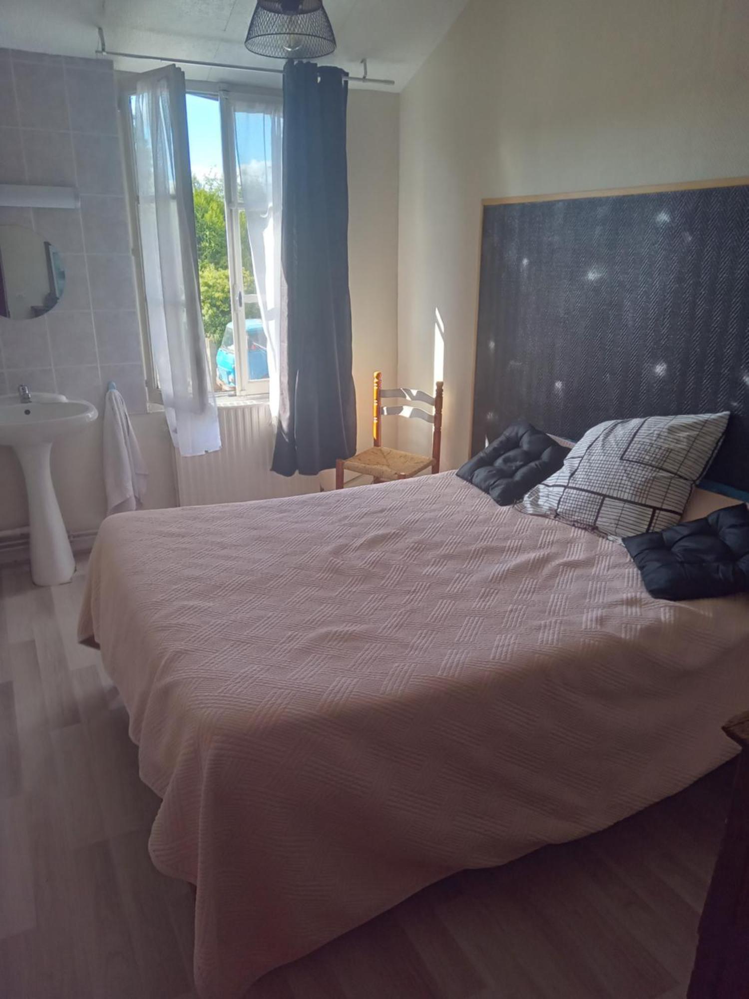 Aurelie Otel Saint-Pierre-le-Moûtier Dış mekan fotoğraf